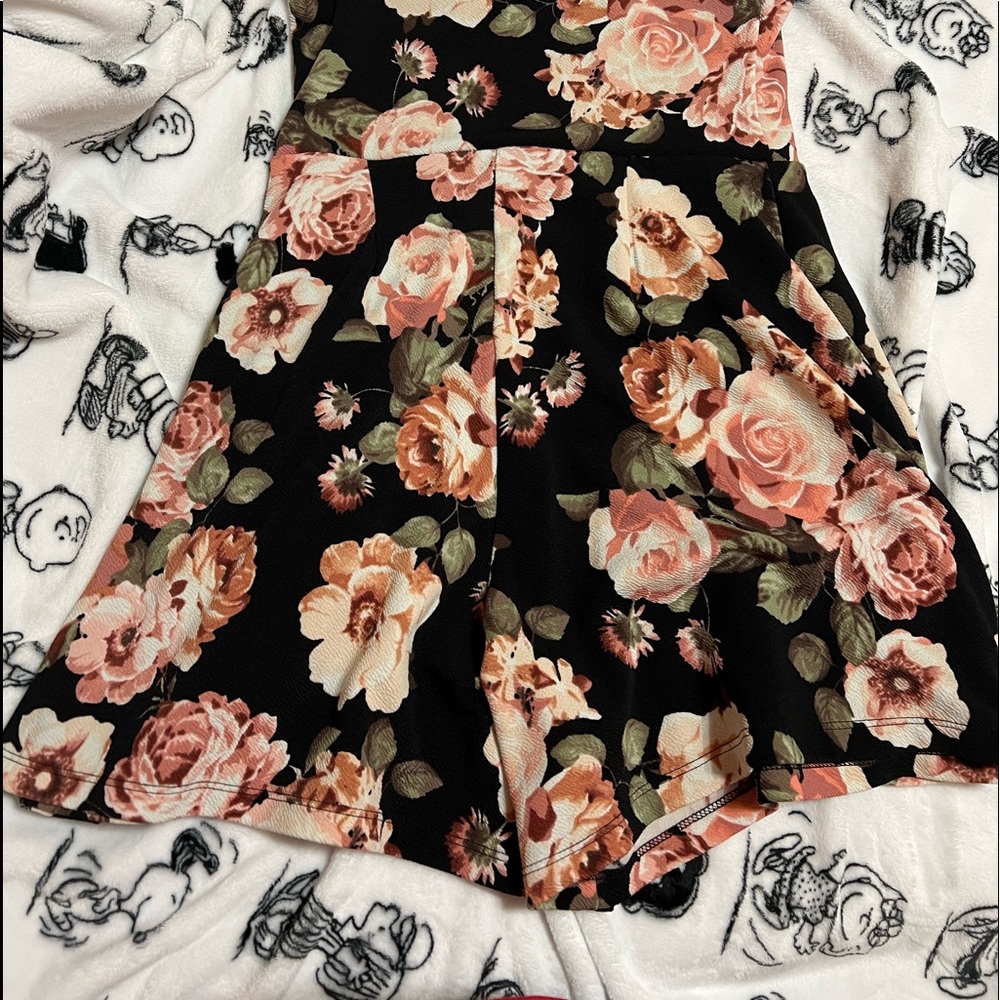 Romper - Picture 2 of 4